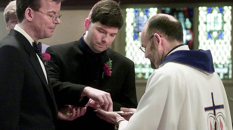 asset-version-98334aa924-gay_wedding_danish